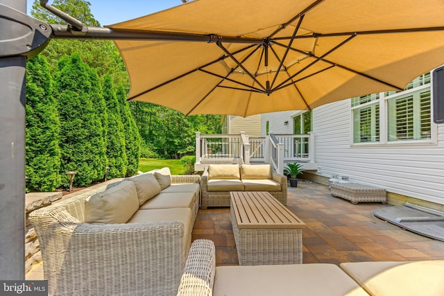 806 Dunfer Hill Rd, Severna Park, MD 21146 - view of patio with an outdoor hangout area