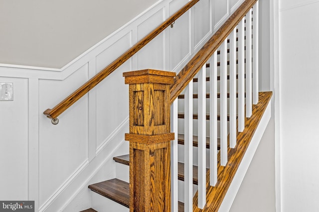 806 Dunfer Hill Rd, Severna Park, MD 21146 - stairway with a decorative wall