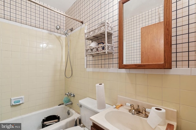 7022 High Bridge Rd, Bowie, MD 20720 - bathroom with tile walls, bathing tub / shower combination, vanity, and backsplash