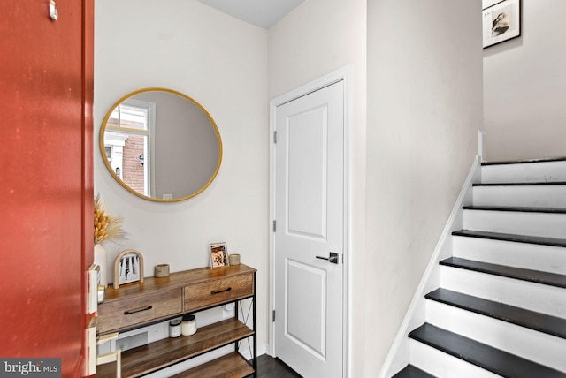 23230 Milltown Knoll Sq Unit 106, Ashburn, VA 20148 - view of staircase
