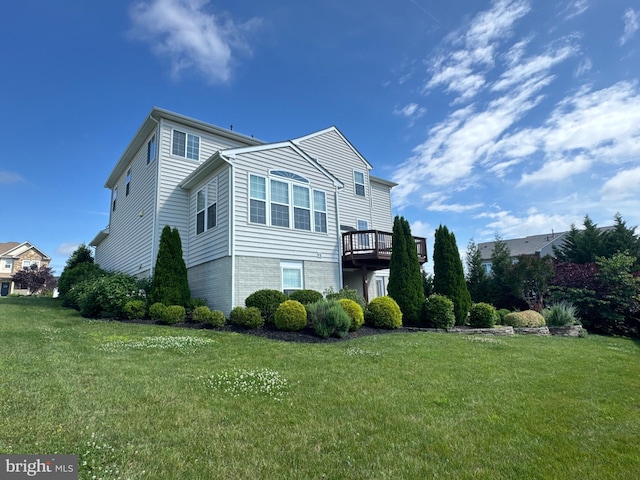 114 Renee Ln, Winchester, VA 22602 - view of side of property with a lawn
