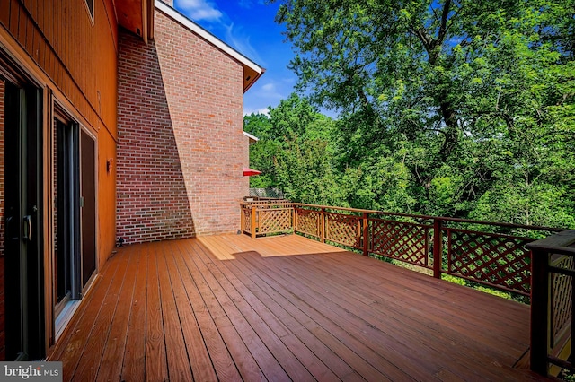 6128 Buckingham Manor Dr, Baltimore, MD 21210 - view of deck
