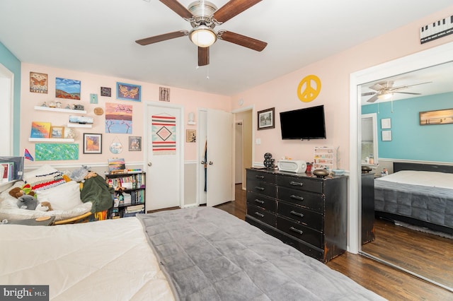 30 Bunker Ln, Etters, PA 17319 - bedroom featuring wood finished floors and ceiling fan