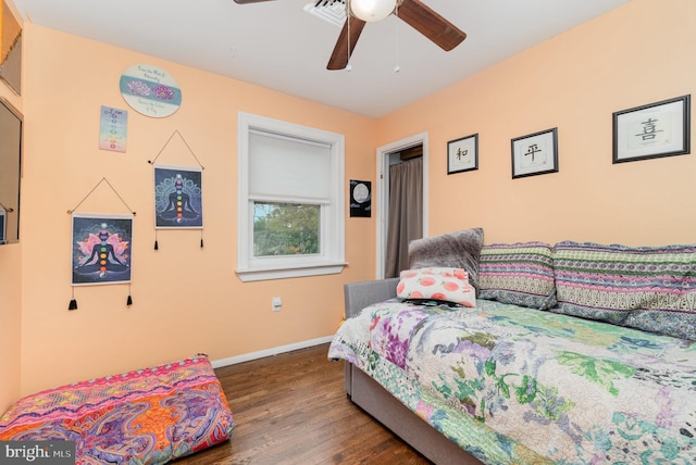 30 Bunker Ln, Etters, PA 17319 - bedroom featuring wood finished floors and ceiling fan