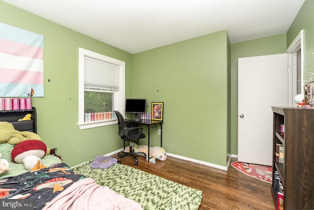 30 Bunker Ln, Etters, PA 17319 - bedroom featuring dark wood-style flooring and baseboards