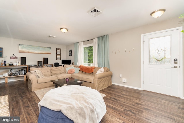 30 Bunker Ln, Etters, PA 17319 - living area featuring wood finished floors