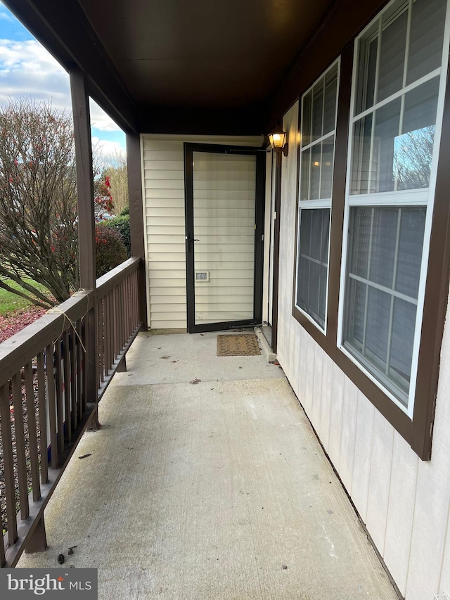 2177 Fawn Ct, Waldorf, MD 20602 - view of balcony