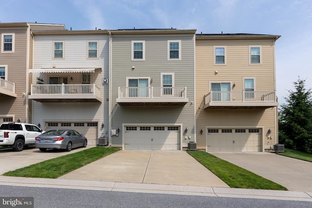 9 Fila Way, Sparks Glencoe, MD 21152 - rear view of property featuring an attached garage and driveway