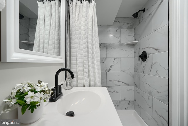 3027 Seamon Ave, Baltimore, MD 21225 - full bath with a sink and a shower with shower curtain