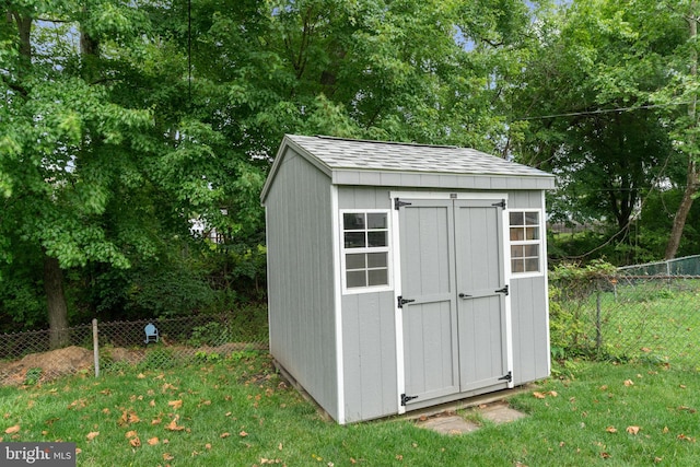 18 Linda Ln, Hatboro, PA 19040 - view of shed featuring a fenced backyard and view of scattered trees