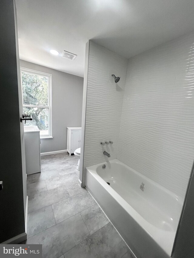 533 Franklin St, West Reading, PA 19611 - bathroom featuring toilet and  shower combination