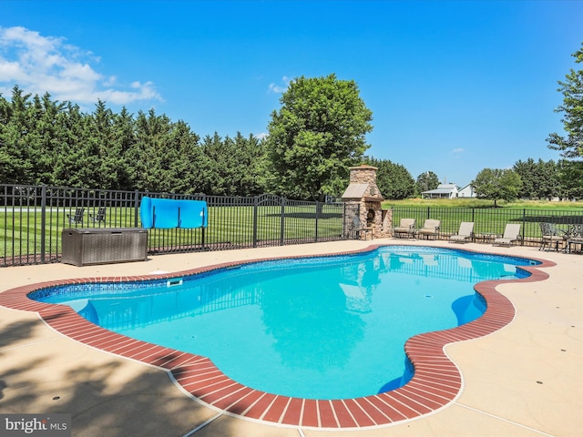 22124 Whitestone Ct, Smithsburg, MD 21783 - view of swimming pool featuring a patio