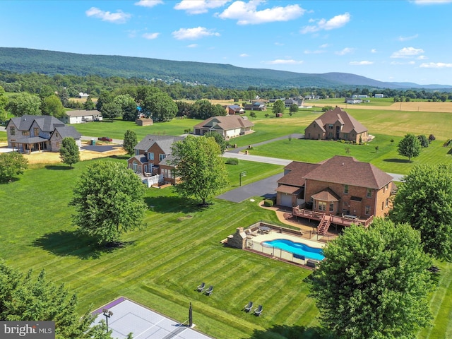 22124 Whitestone Ct, Smithsburg, MD 21783 - aerial view of a pool and mountains