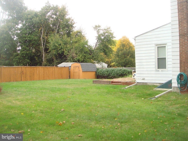 2210 S Olden Ave, Hamilton, NJ 08610 - view of yard with a shed