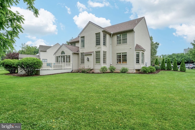 16 Fox Hollow Dr, Lancaster, PA 17602 - back of house with a yard