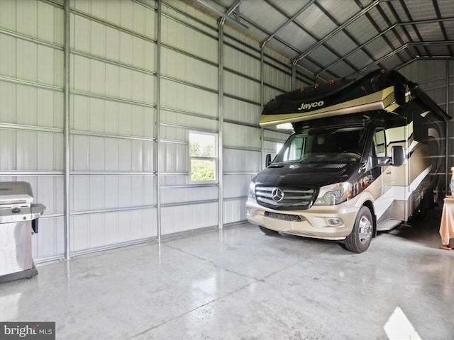 647 Warm Spring Rd, Chambersburg, PA 17202 - garage with metal wall