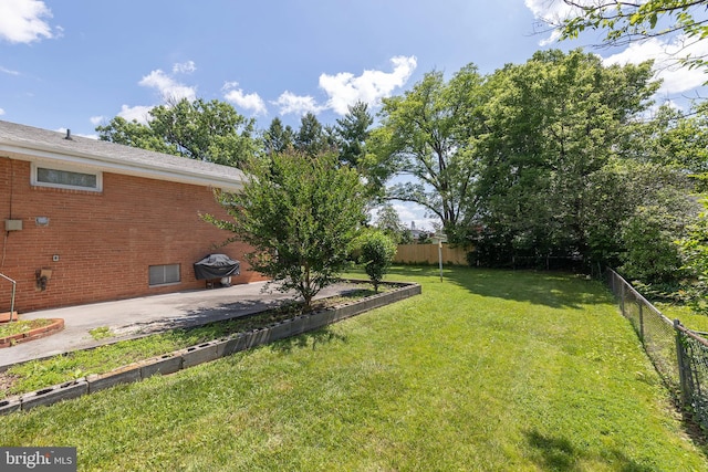 412 Fairview Ave, Winchester, VA 22601 - view of yard featuring a patio