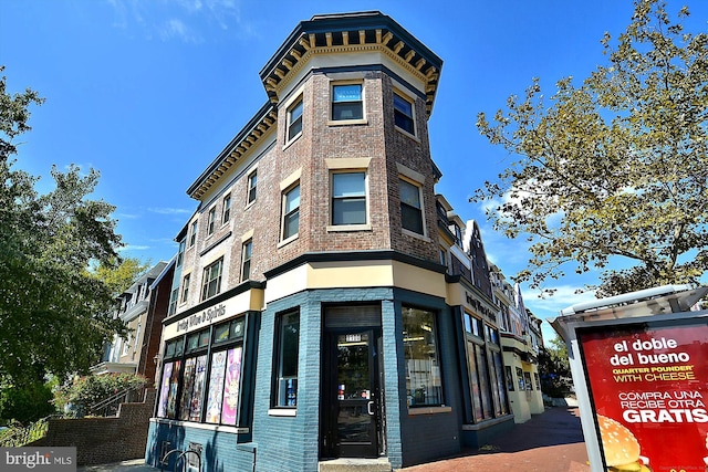 3240 Hiatt Pl NW Unit 4, Washington, DC 20010 - view of building exterior
