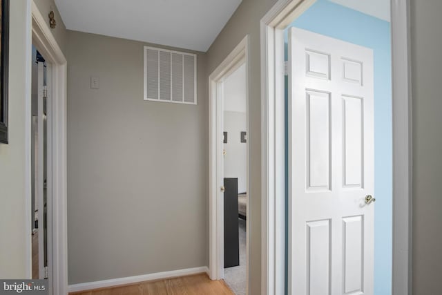 11603 Auburn Grove Ct, Reston, VA 20194 - hallway with light wood-style flooring and baseboards