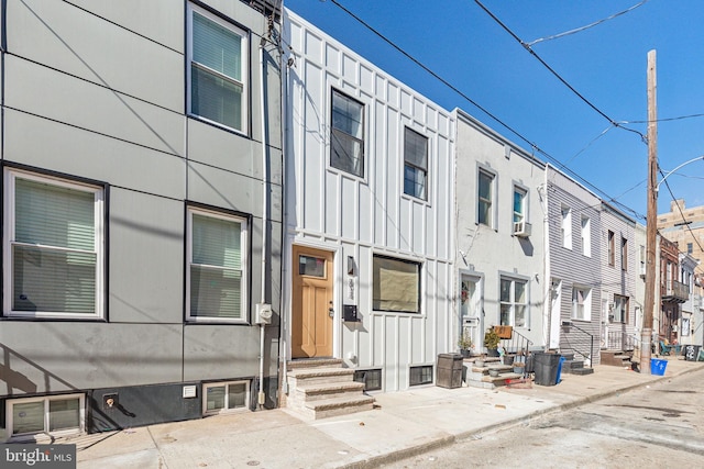 2012 S Mildred St, Philadelphia, PA 19148 - townhome / multi-family property featuring board and batten siding, entry steps, and a residential view