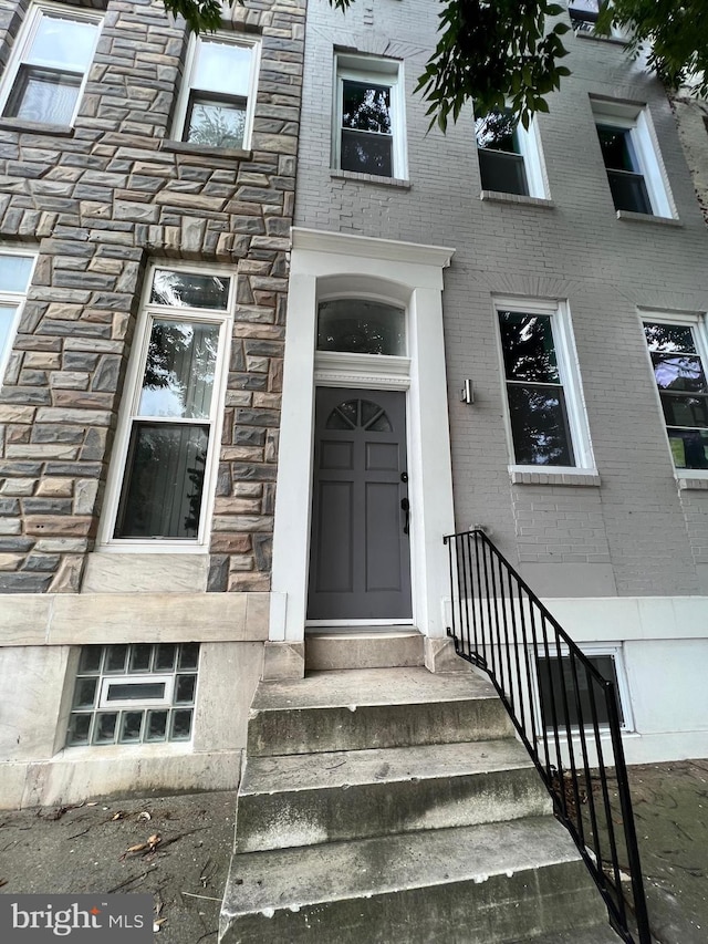 1107 N Fulton Ave, Baltimore, MD 21217 - entrance to property featuring stone siding