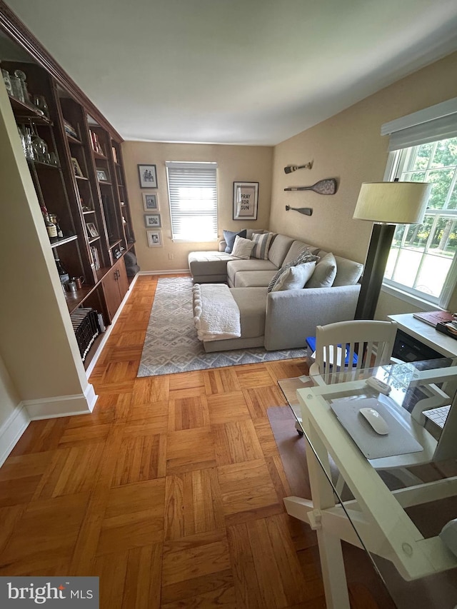 223 Country Gate Rd, Wayne, PA 19087 - living area featuring baseboards
