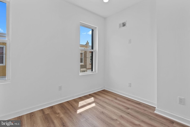 3216 N Randolph St, Philadelphia, PA 19140 - empty room with light wood-style flooring and baseboards