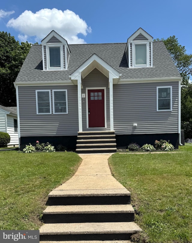 39 Saint Clair Ave, Hamilton, NJ 08619 - view of front of home with a front lawn, a shingled roof, and entry steps