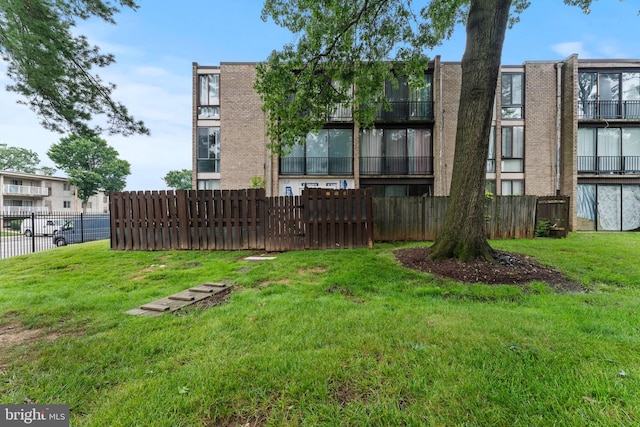 8677 Greenbelt Rd Unit 201, Greenbelt, MD 20770 - view of yard
