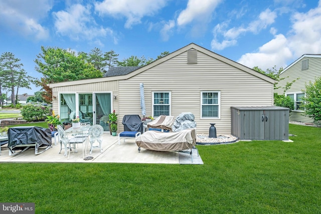 19 Warwick Way, Southampton, NJ 08088 - back of house with a patio area and a yard