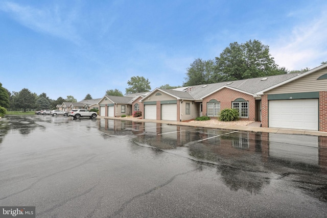 28 Abbey Ct, Carlisle, PA 17015 - ranch-style house with brick siding and a residential view