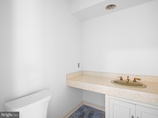 407 Owls Nest Rd, Wilmington, DE 19807 - half bath with toilet and vanity