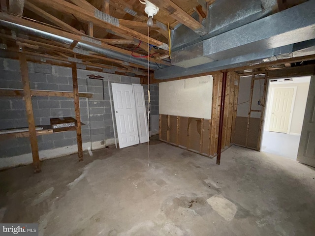 1545 Russett Dr, Warminster, PA 18974 - unfinished below grade area with concrete block wall
