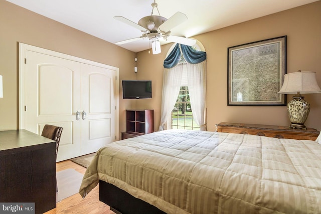 3500 Windy Bush Rd, New Hope, PA 18938 - bedroom with light wood-style flooring, a closet, and a ceiling fan