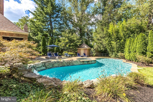 3500 Windy Bush Rd, New Hope, PA 18938 - view of swimming pool with a patio area and a pool with connected hot tub