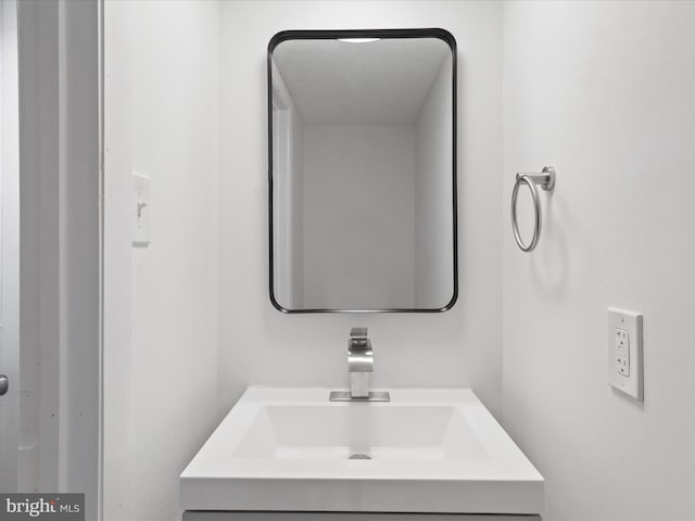 8456 Rocky Knob Ct, Lorton, VA 22079 - bathroom featuring vanity