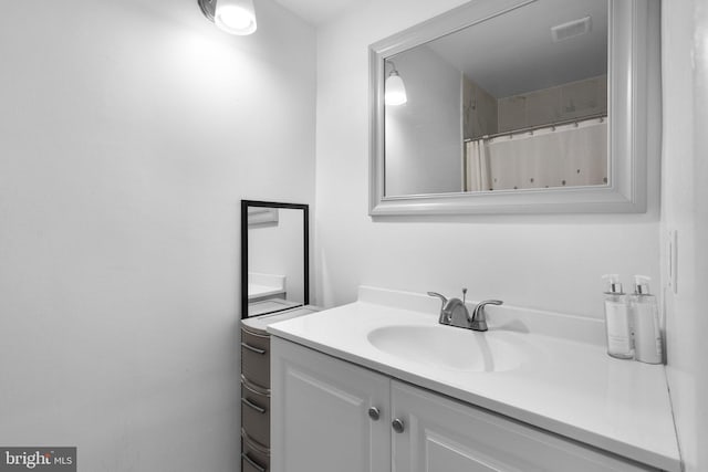 7012 Nashville Ct, Lanham, MD 20706 - bathroom with vanity and a shower with curtain