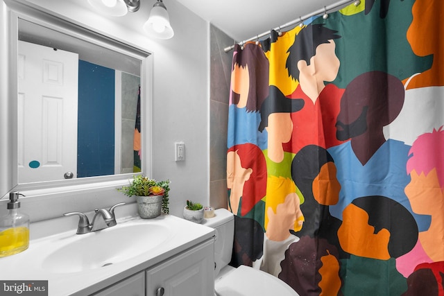 7012 Nashville Ct, Lanham, MD 20706 - bathroom with vanity and curtained shower