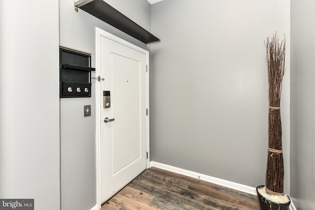 355 I St SW Unit S-102, Washington, DC 20024 - entryway with dark wood-style floors and baseboards