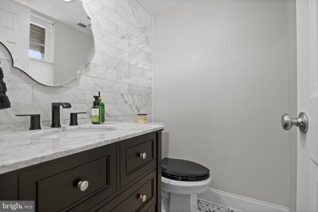 47 Sherwood Ln, Westampton, NJ 08060 - bathroom featuring vanity and decorative backsplash