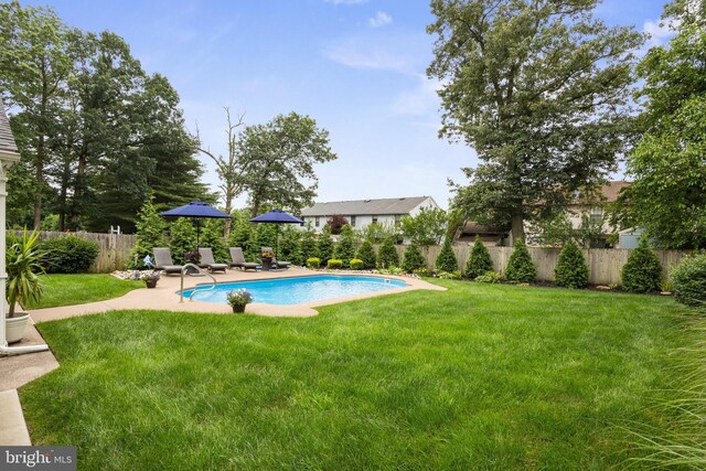 47 Sherwood Ln, Westampton, NJ 08060 - view of swimming pool featuring a fenced backyard and a patio