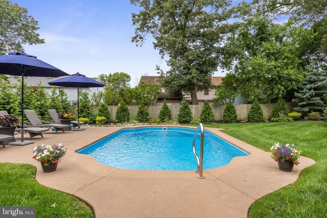 47 Sherwood Ln, Westampton, NJ 08060 - view of pool featuring a fenced backyard and a patio