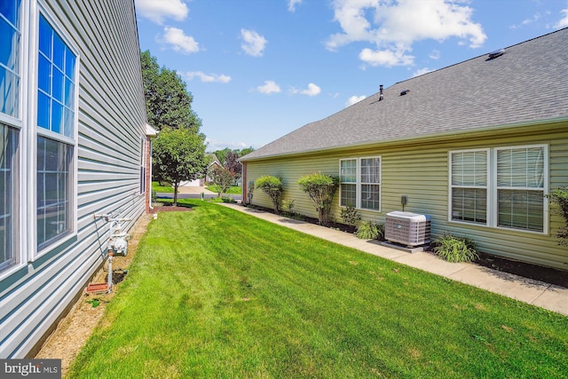 16916 Four Seasons Dr, Dumfries, VA 22025 - view of grassy yard