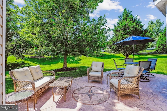 16916 Four Seasons Dr, Dumfries, VA 22025 - view of patio with an outdoor hangout area