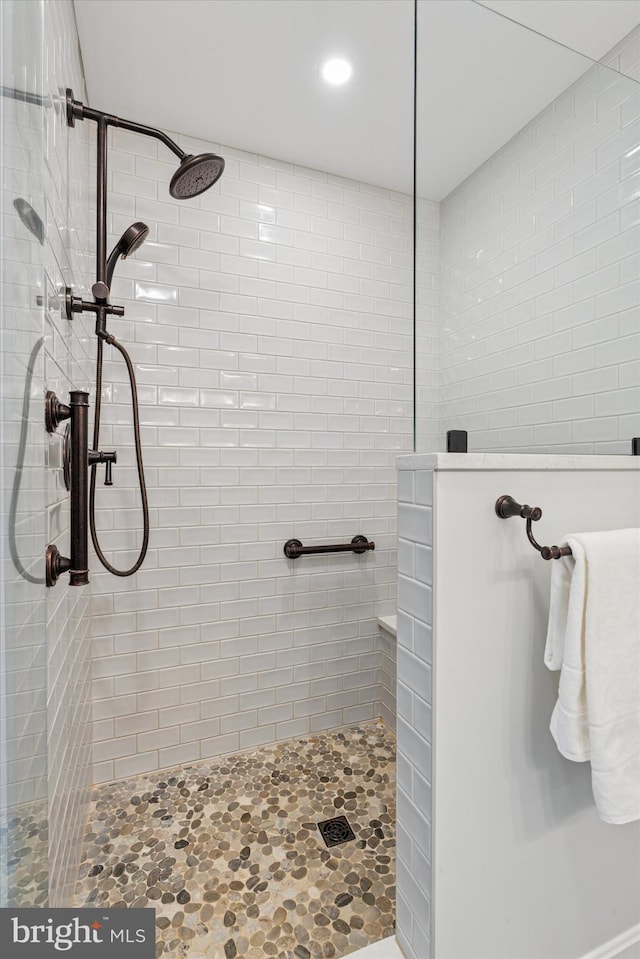 5790 Cedar Glen Dr, Narvon, PA 17555 - full bath featuring walk in shower and recessed lighting