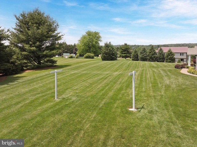 5790 Cedar Glen Dr, Narvon, PA 17555 - surrounding community with a lawn