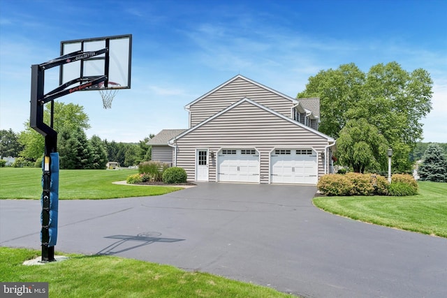 5790 Cedar Glen Dr, Narvon, PA 17555 - garage with asphalt driveway