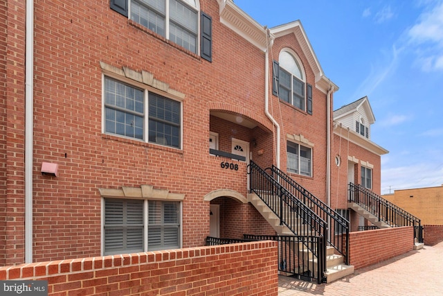 6908 Fairfax Dr Unit 202, Arlington, VA 22213 - view of building exterior