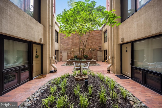 1615 Q St NW Unit 1001, Washington, DC 20009 - view of home's community with a patio area