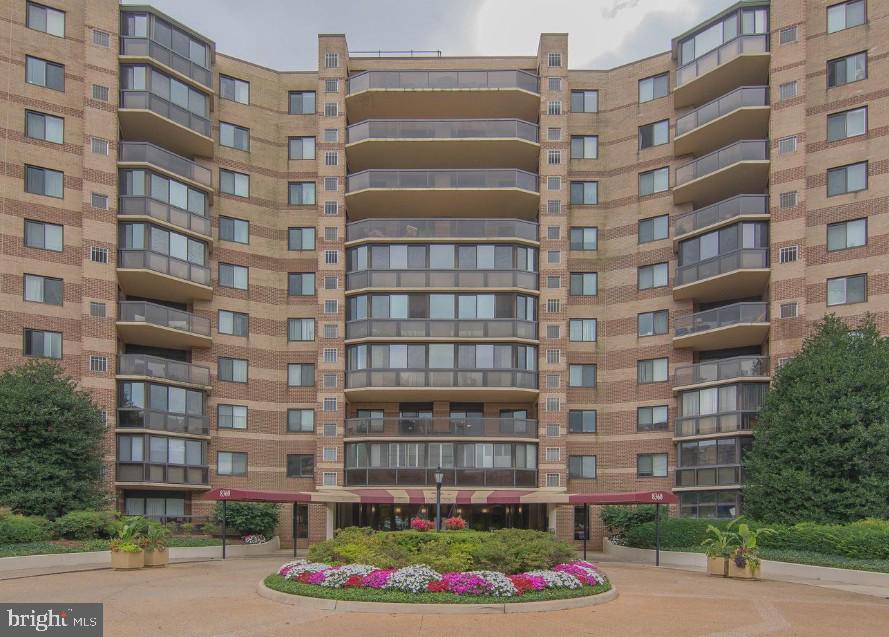 8360 Greensboro Dr Unit 321, Mclean, VA 22102 - view of apartment building / complex